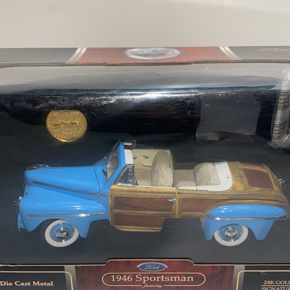 1946 Ford Sportsman Light Blue Signature Series 1:18 scale Mint In Box! - Picture 2 of 11